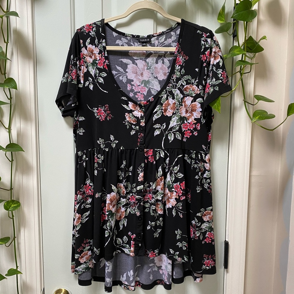 TORRID Floral Short Sleeve, sz 0